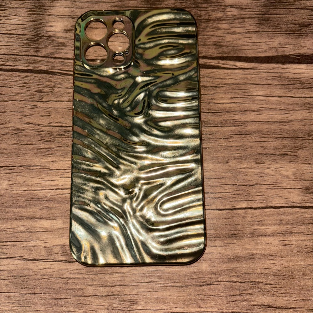 Liquid Metallic Gold Wavy Design iPhone Case